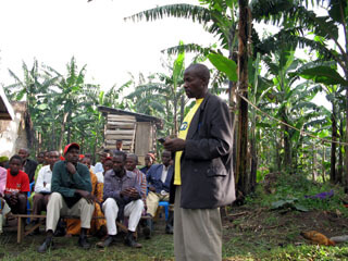 A Community Knowledge Worker interacting with his community